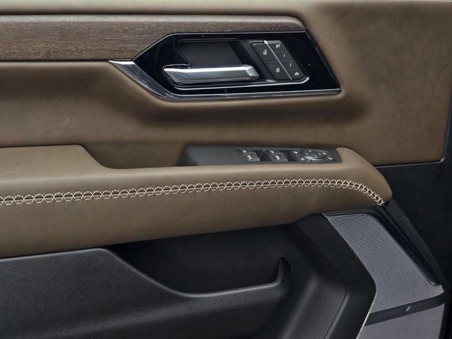 New 2026 GMC Yukon XL Denali Ultimate w/ LPO, Floor Liner Package AWD/4WD image 17