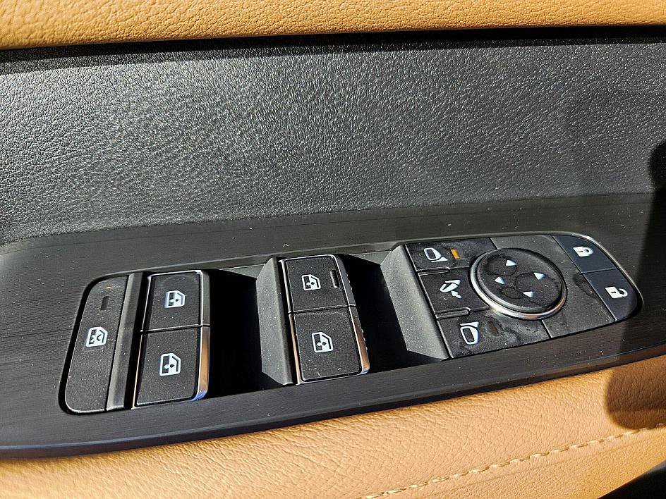 New 2026 Nissan Armada SL w/ Captain's Chari Seat Package image 30