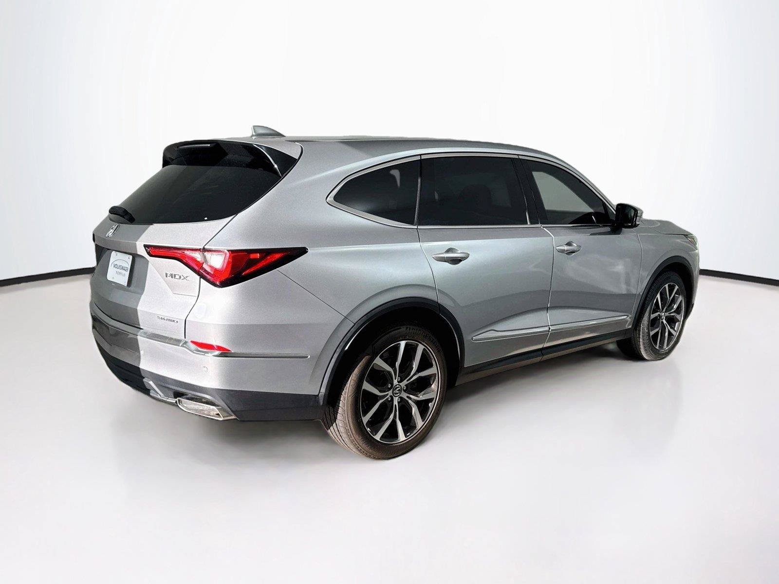 Used 2024 Acura MDX w/ Technology Package AWD/4WD image 2