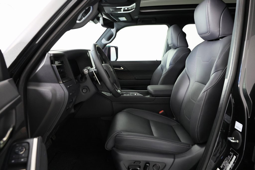 Used 2025 Lexus GX 550 w/ Accessory Package (Z1) image 18