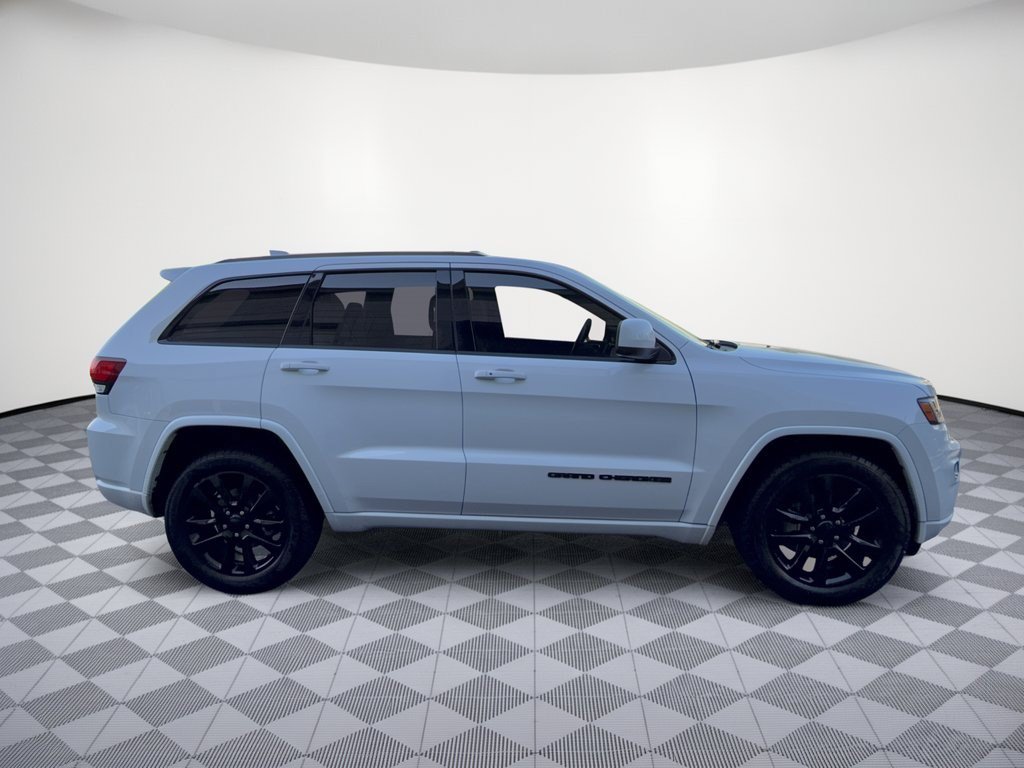 Used 2019 Jeep Grand Cherokee Altitude RWD image 8
