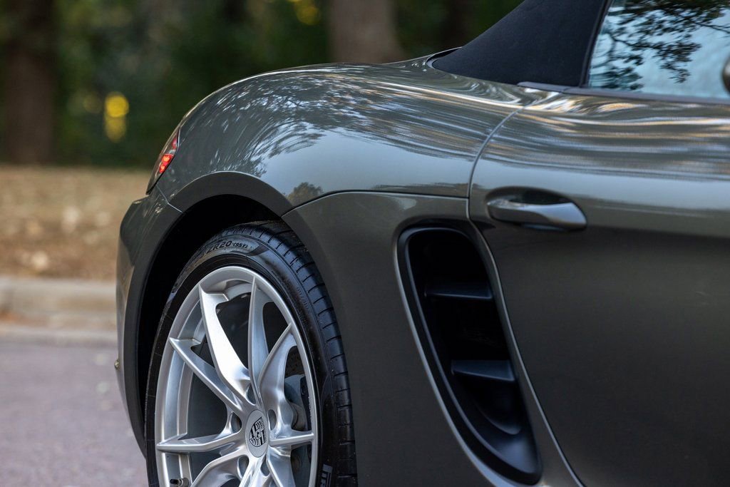 Used 2021 Porsche 718 Boxster Base w/ Premium Package image 48