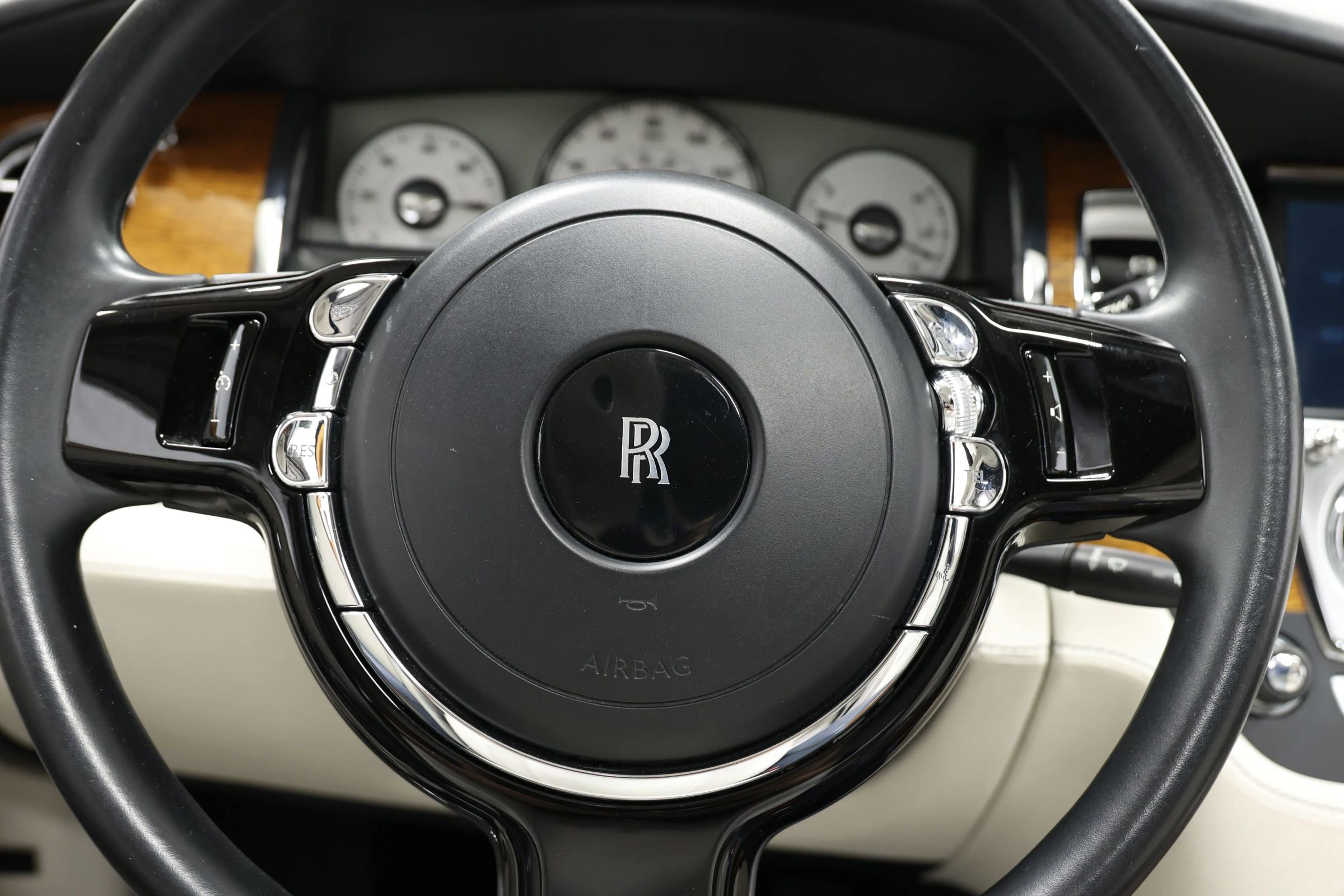 Used 2011 Rolls-Royce Ghost image 23