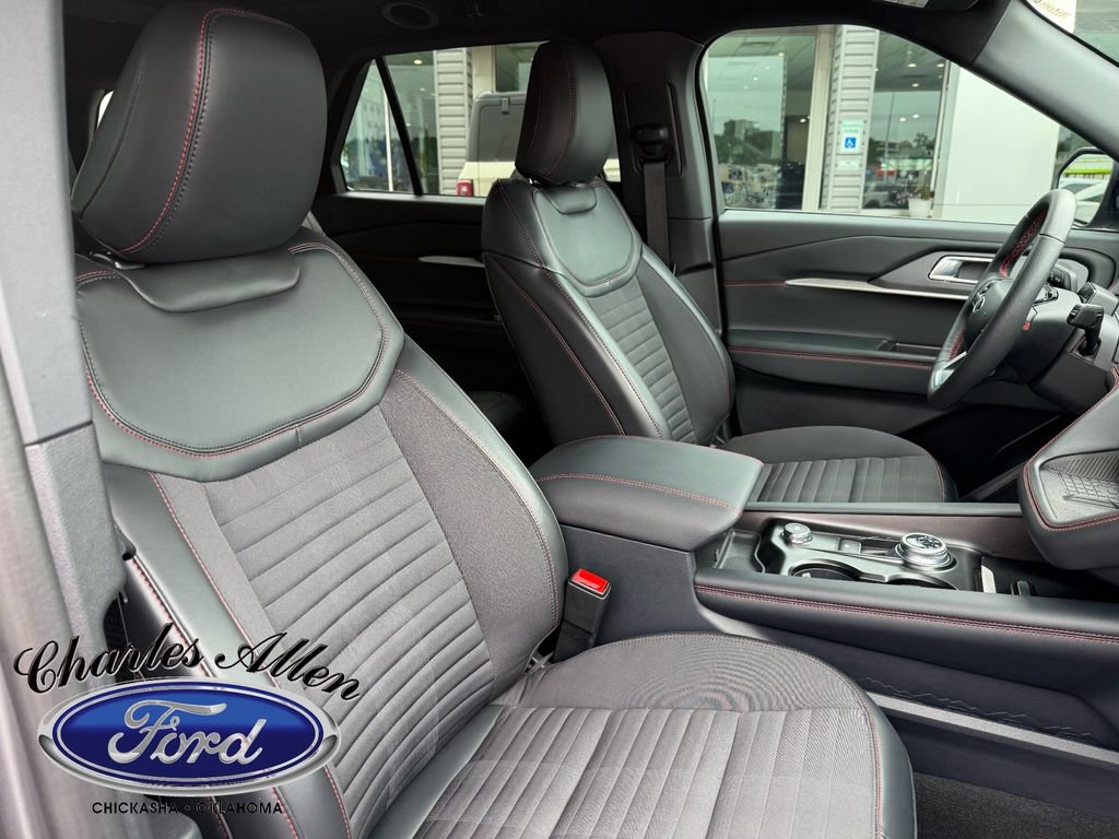 Used 2025 Ford Explorer ST-Line w/ Premium Package AWD/4WD image 13