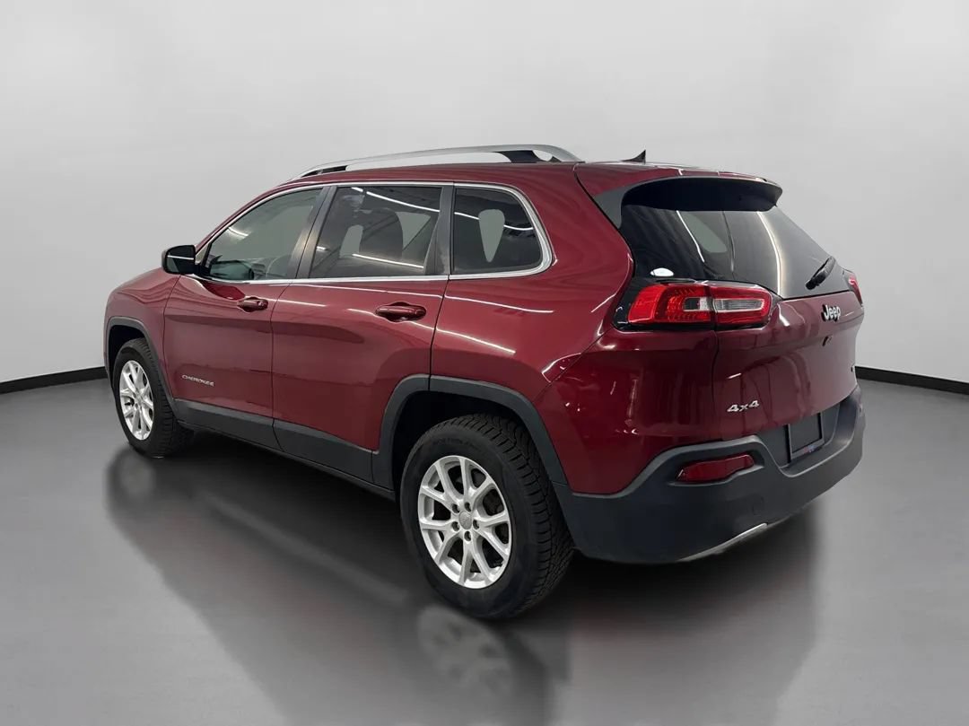 Used 2017 Jeep Cherokee Latitude AWD/4WD image 7