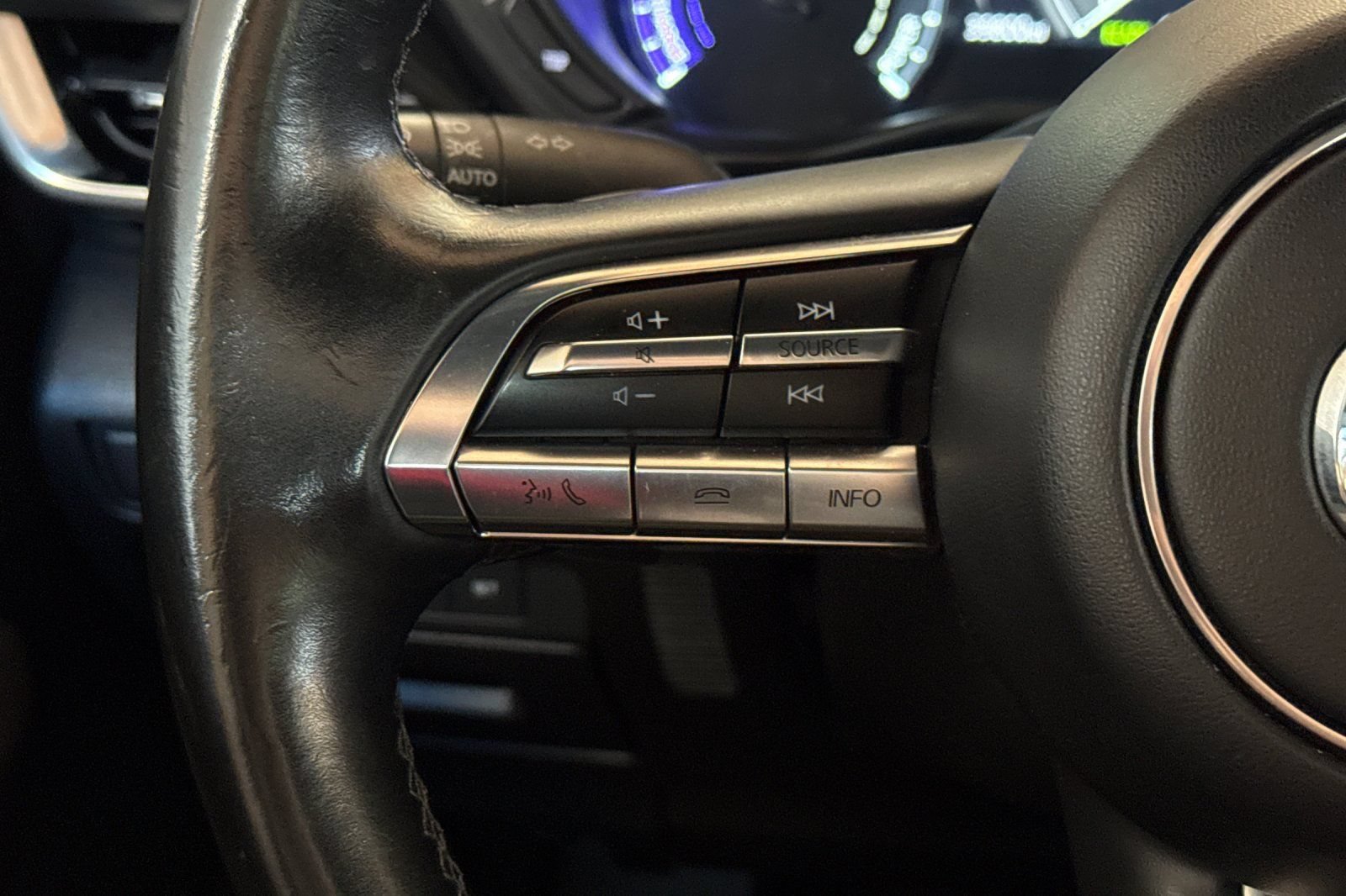 Used 2022 MAZDA MX-30 Electric w/ Premium Plus Pkg FWD image 31