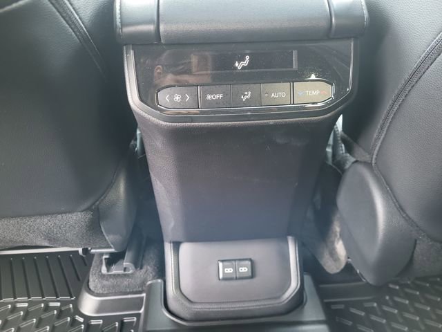 Used 2024 Toyota Highlander XLE image 24