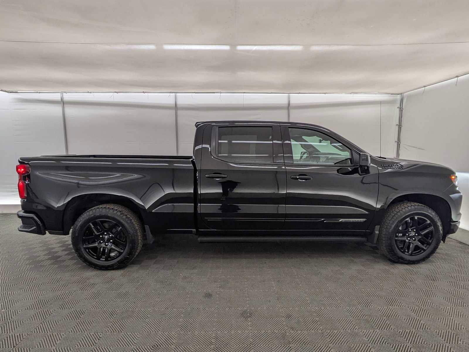 New 2026 Chevrolet Silverado 1500 High Country w/ Midnight Edition image 7