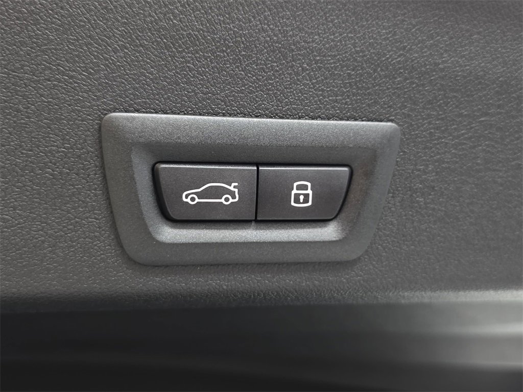 New 2026 BMW XM Label Red image 13