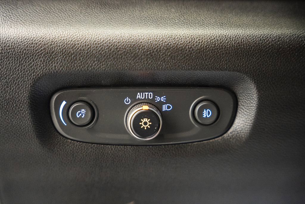Used 2020 Chevrolet Traverse LT w/ Driver Confidence II Package AWD/4WD image 46