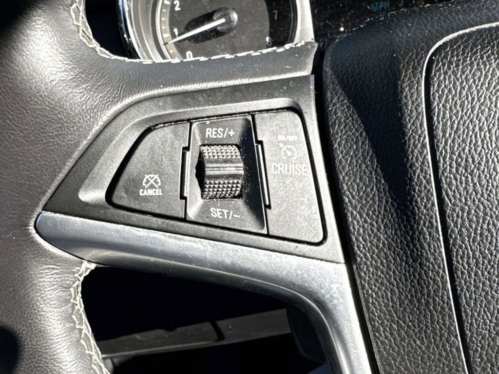 Used 2022 Buick Encore Preferred w/ Safety Package image 15