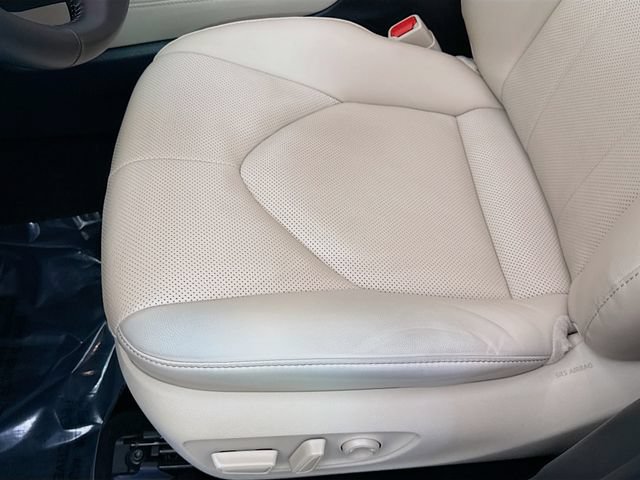 Used 2023 Toyota Highlander Limited AWD/4WD image 19