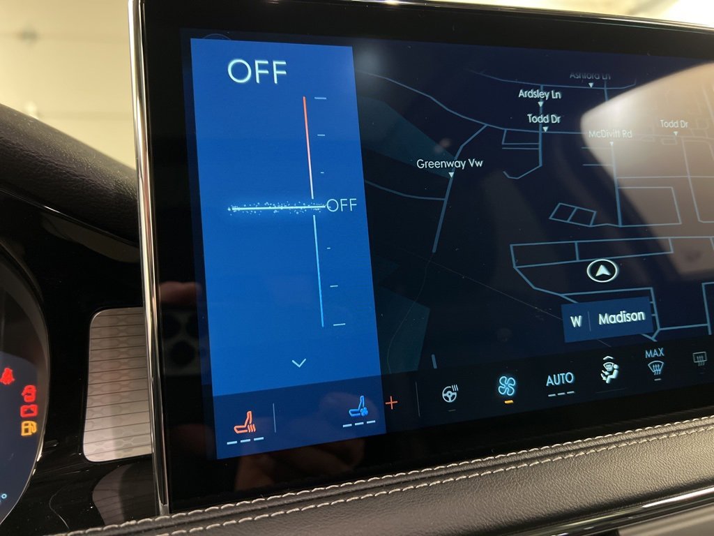 Used 2026 Lincoln Corsair Premiere image 13