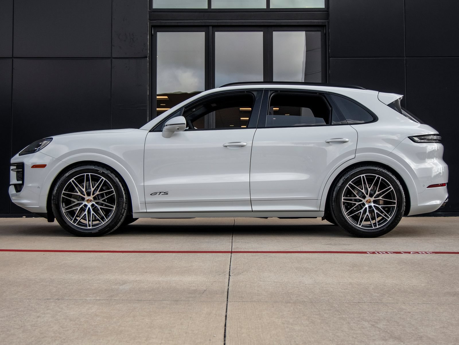 New 2026 Porsche Cayenne GTS AWD/4WD image 2