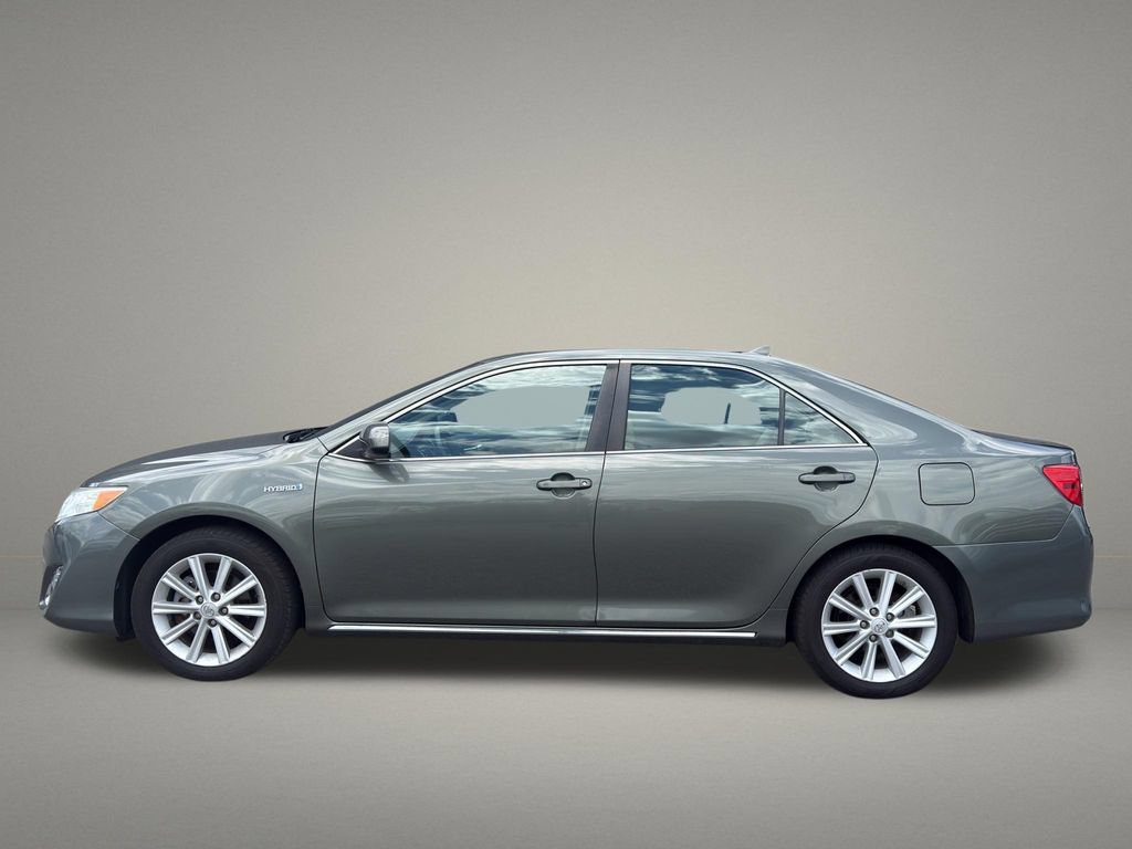Used 2013 Toyota Camry XLE w/ Leather Pkg FWD image 2