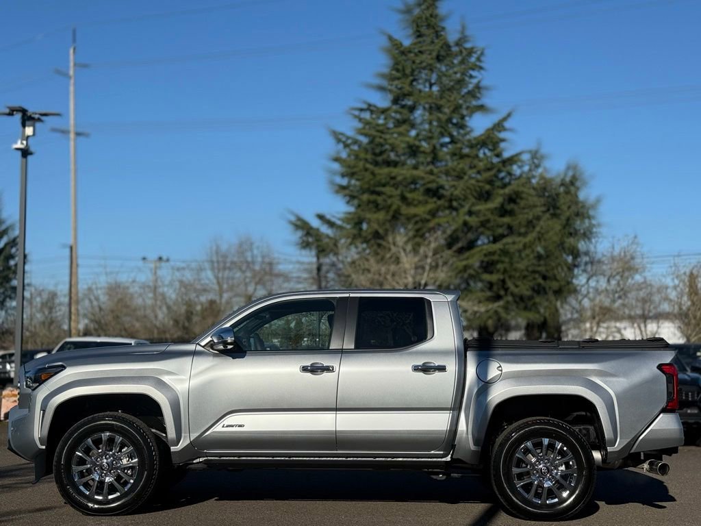 Used 2024 Toyota Tacoma Limited image 2