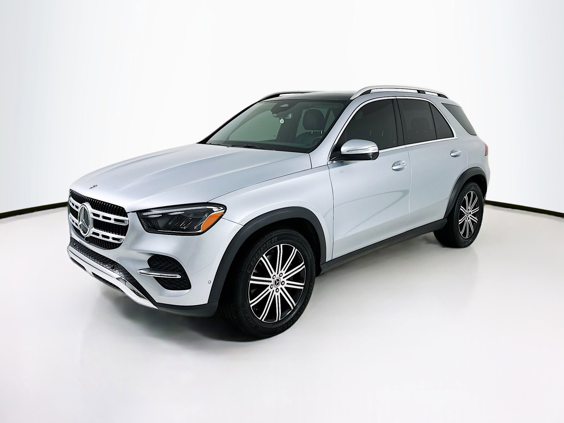 Certified 2025 Mercedes-Benz GLE 350 4MATIC image 3