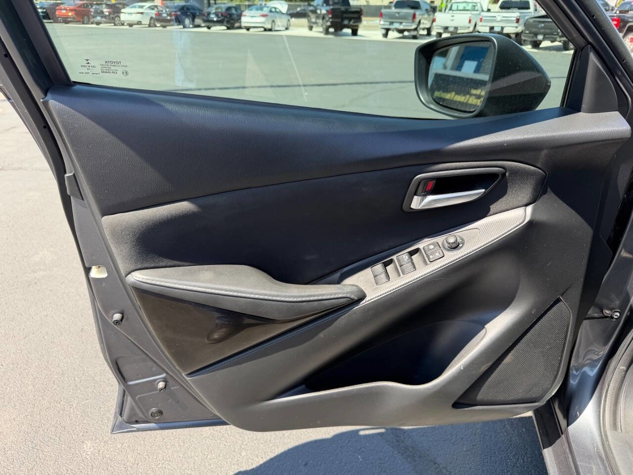 Used 2017 Toyota Yaris iA FWD image 8