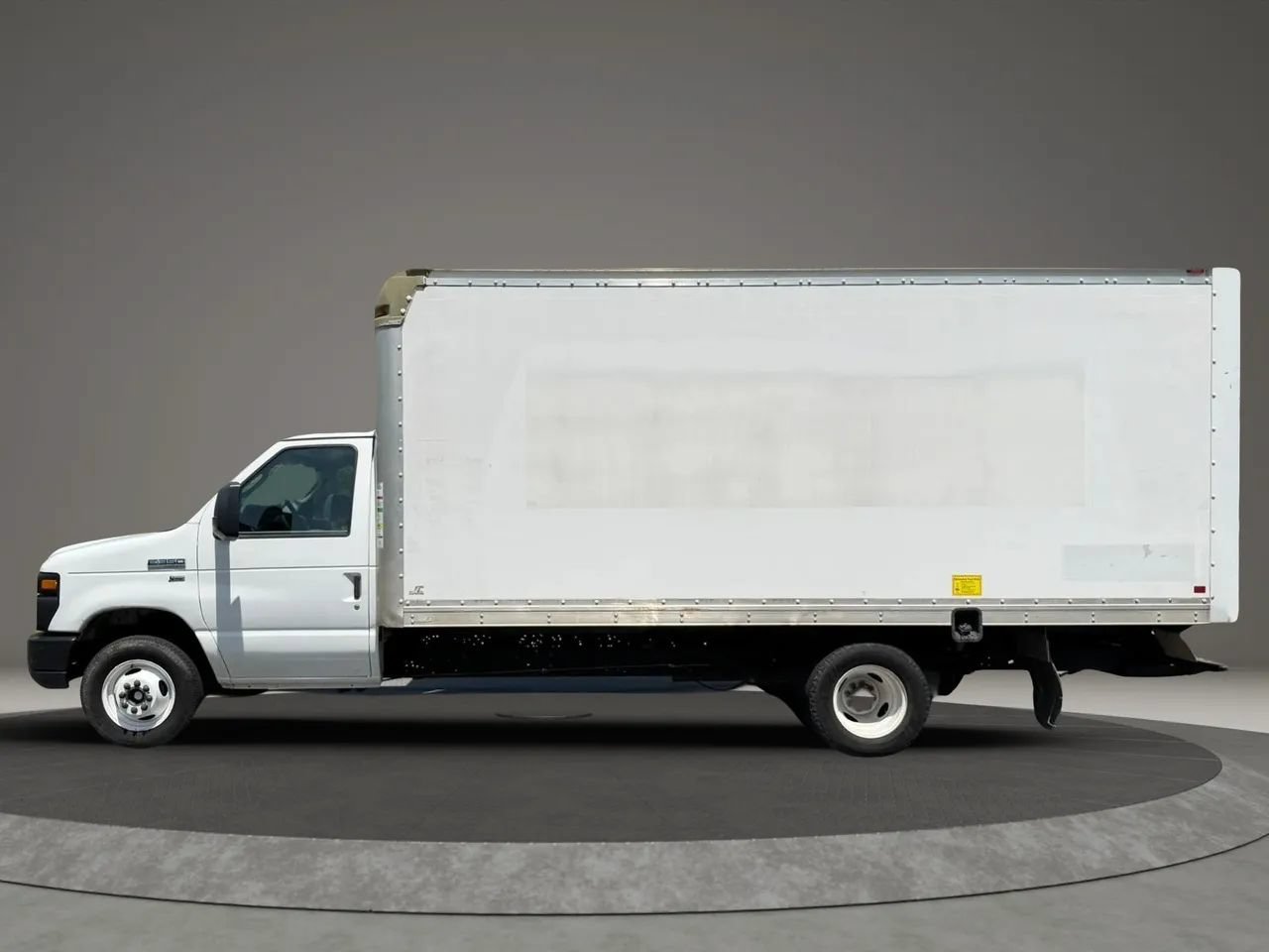 Used 2016 Ford E-350 and Econoline 350 Super Duty RWD image 10