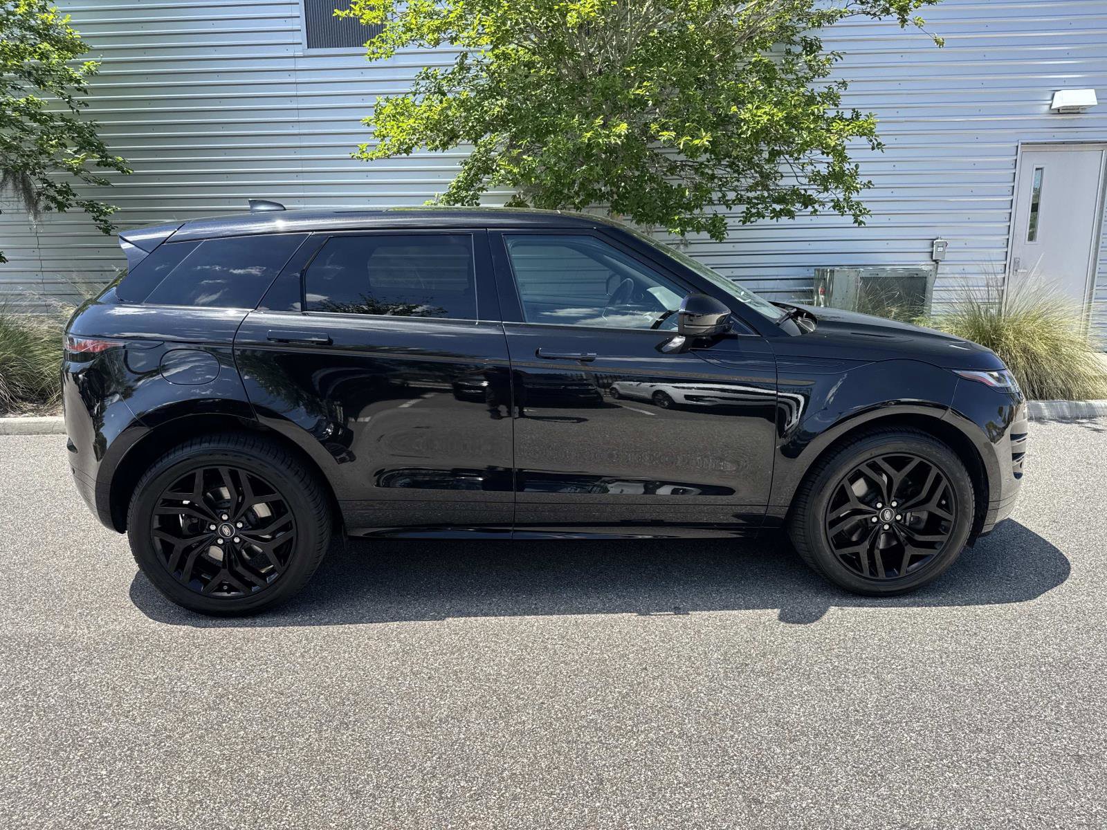 Used 2023 Land Rover Range Rover Evoque R-Dynamic SE AWD/4WD image 5