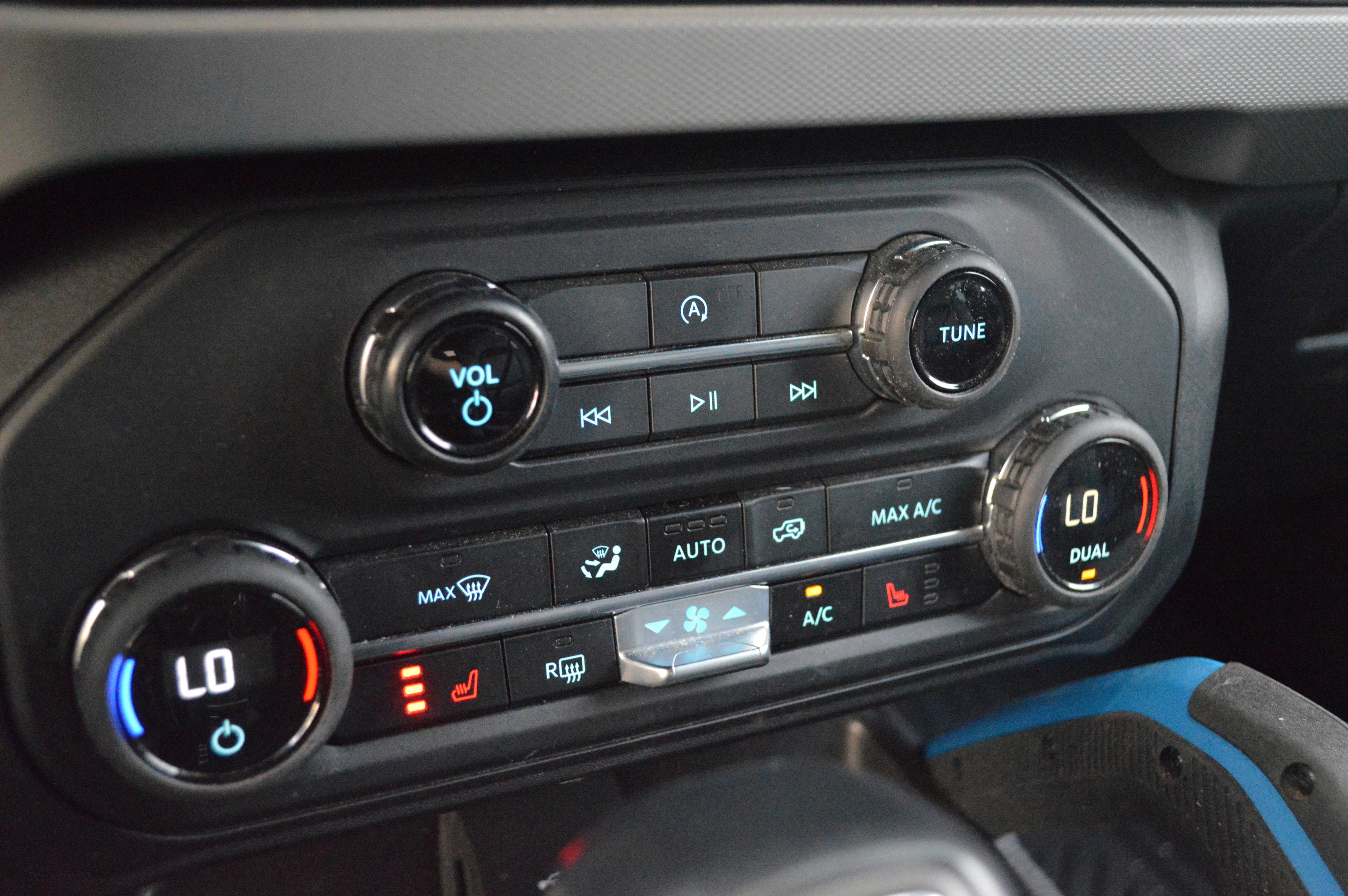 Used 2023 Ford Bronco Black Diamond image 25