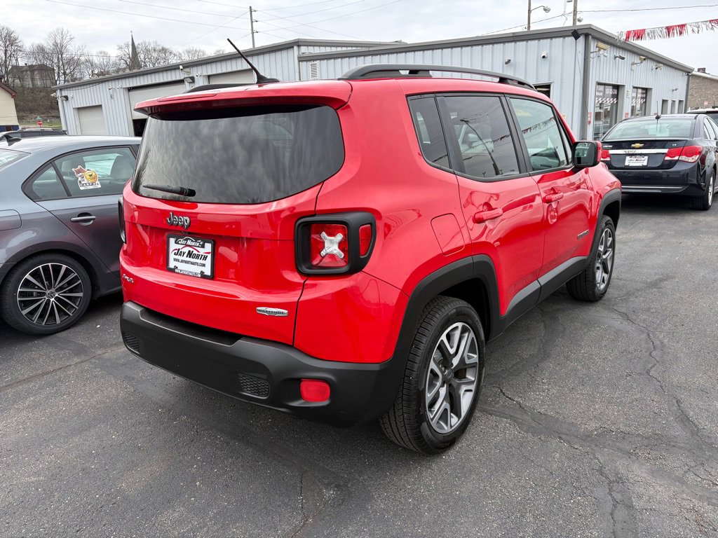 Used 2017 Jeep Renegade Latitude w/ Cold Weather Group image 3