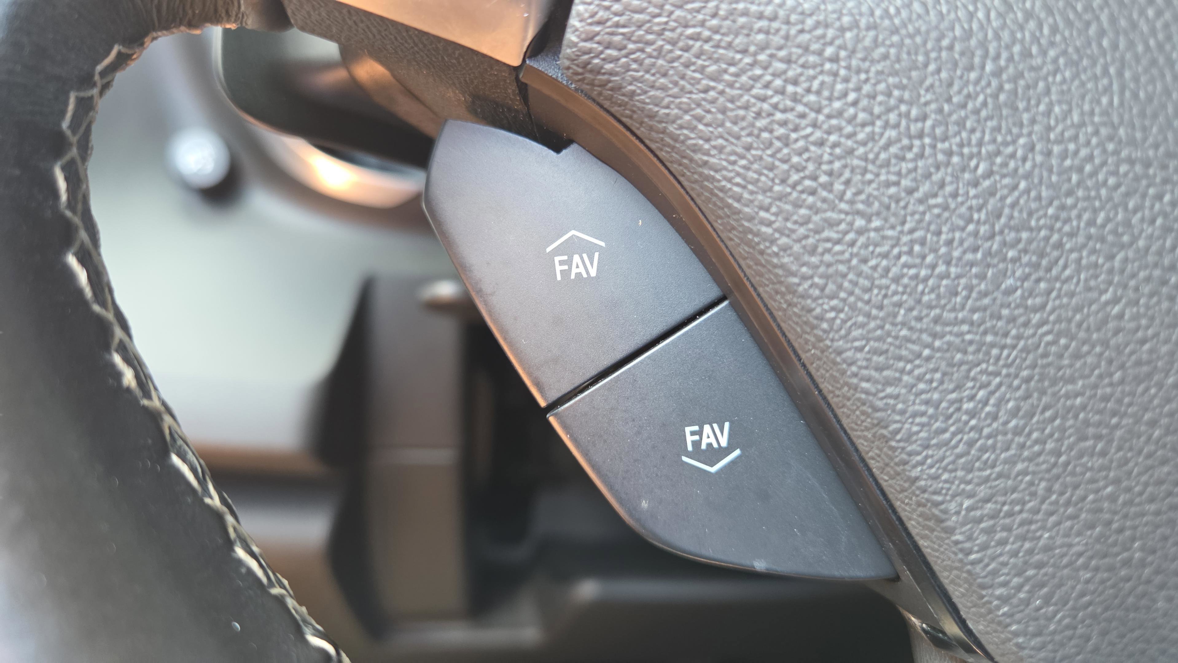 Used 2019 Chevrolet Camaro LT RWD image 22