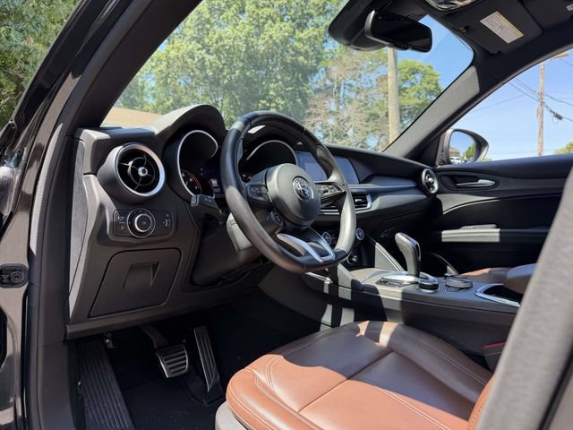 Used 2023 Alfa Romeo Stelvio Ti AWD/4WD image 18