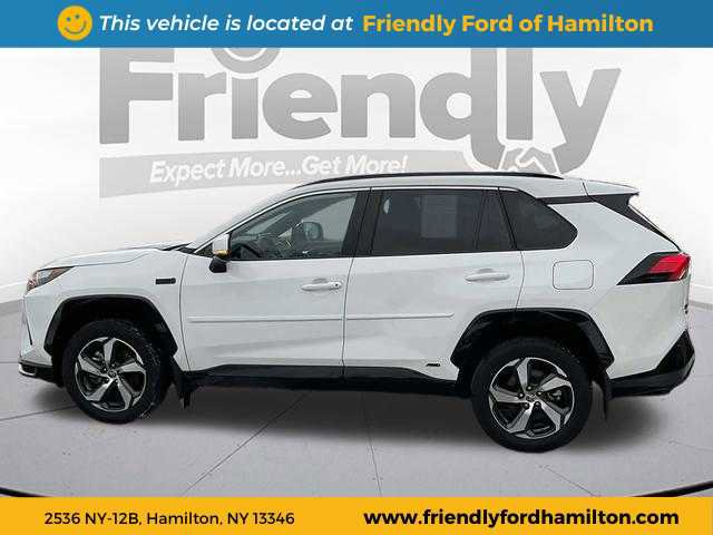 Used 2024 Toyota RAV4 SE w/ Weather & Moonroof Package image 11