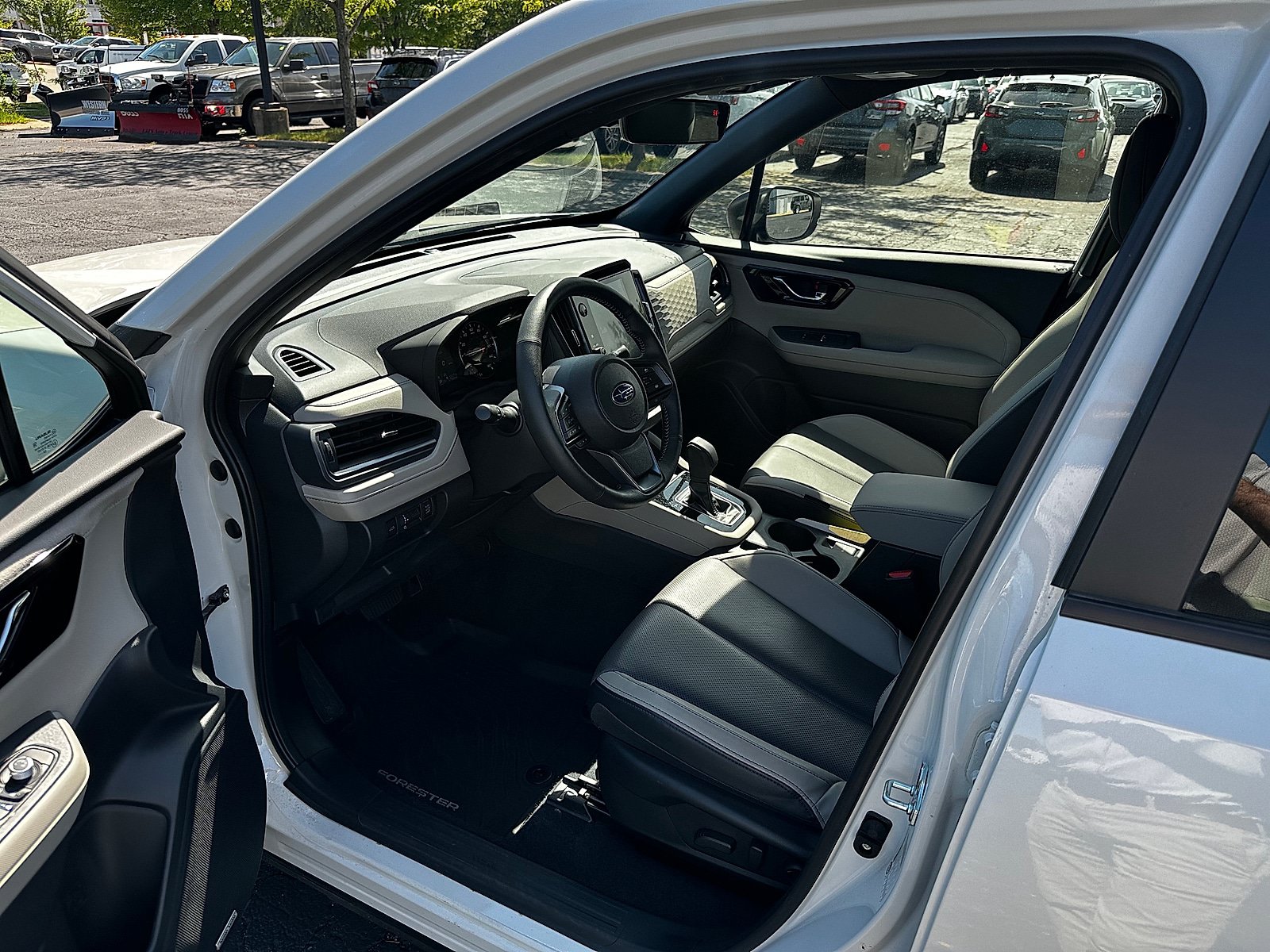 Used 2025 Subaru Forester Limited AWD/4WD image 15