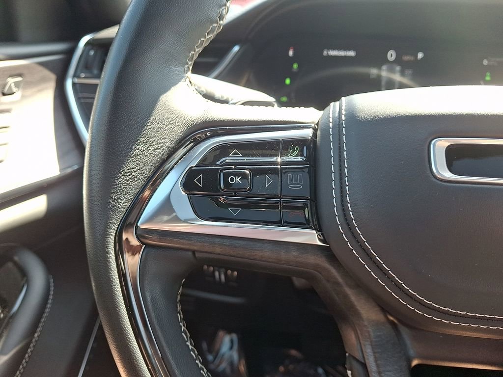 Used 2023 Jeep Grand Cherokee Overland w/ Advanced Protech Group III image 23