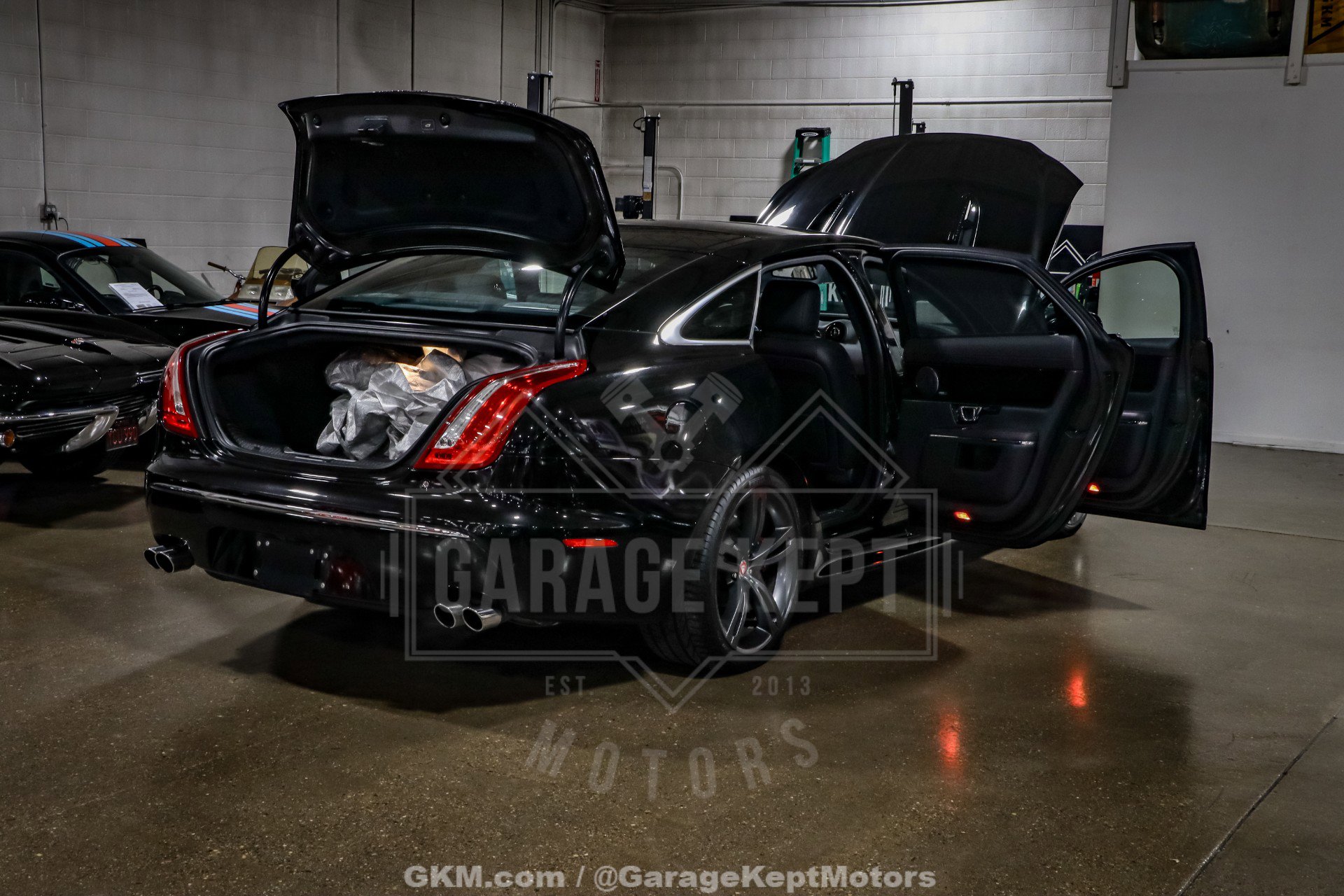 Used 2015 Jaguar XJ R LWB image 70