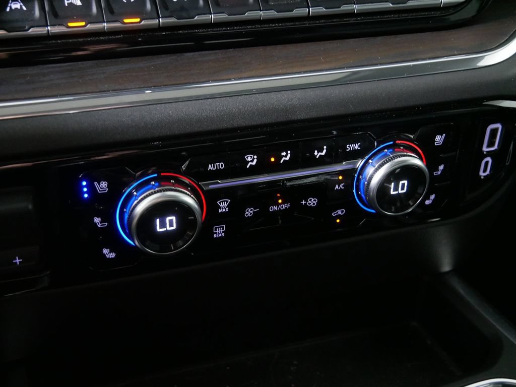 Used 2025 GMC Sierra 1500 SLT w/ SLT Premium Plus Package AWD/4WD image 31
