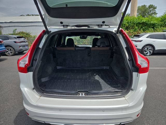 Used 2015 Volvo XC60 T6 Platinum FWD image 12
