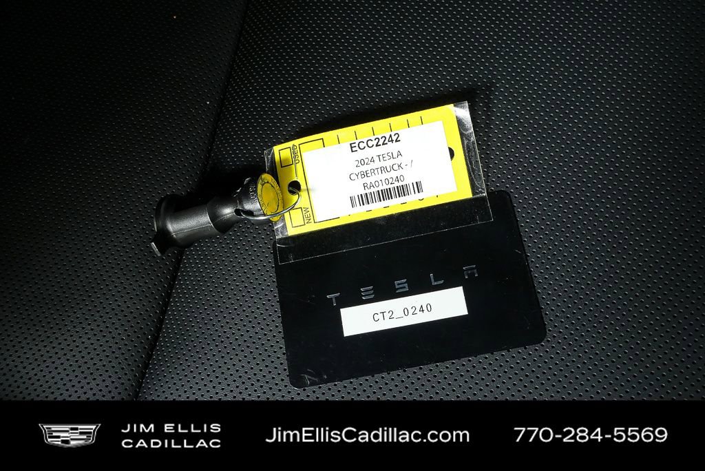 Used 2024 Tesla Cybertruck AWD Crew Cab image 27