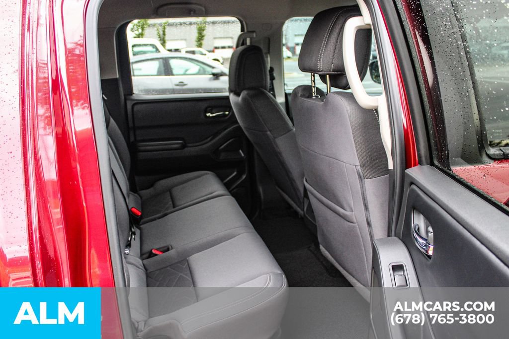 Used 2025 Nissan Frontier SV RWD image 18