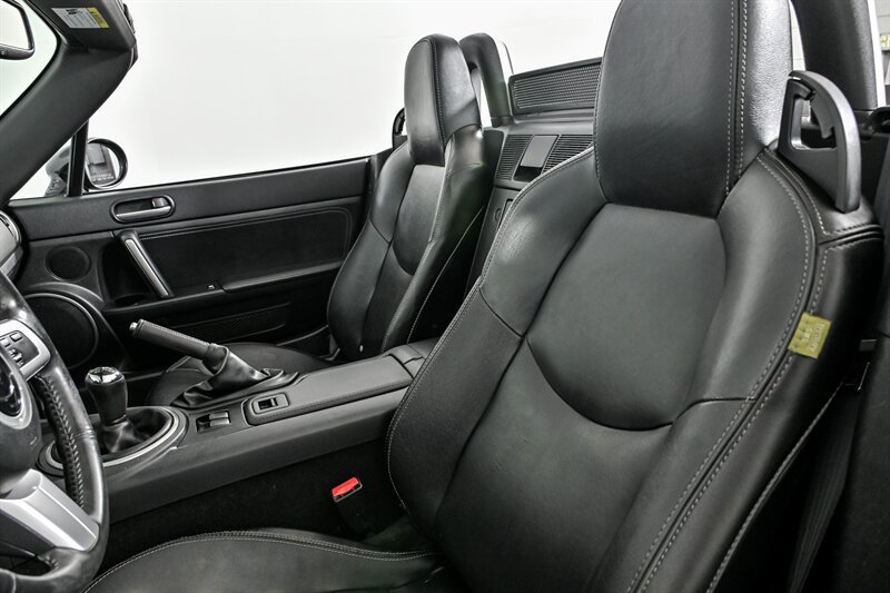 Used 2012 MAZDA MX-5 Miata Grand Touring w/ Premium Pkg RWD image 16