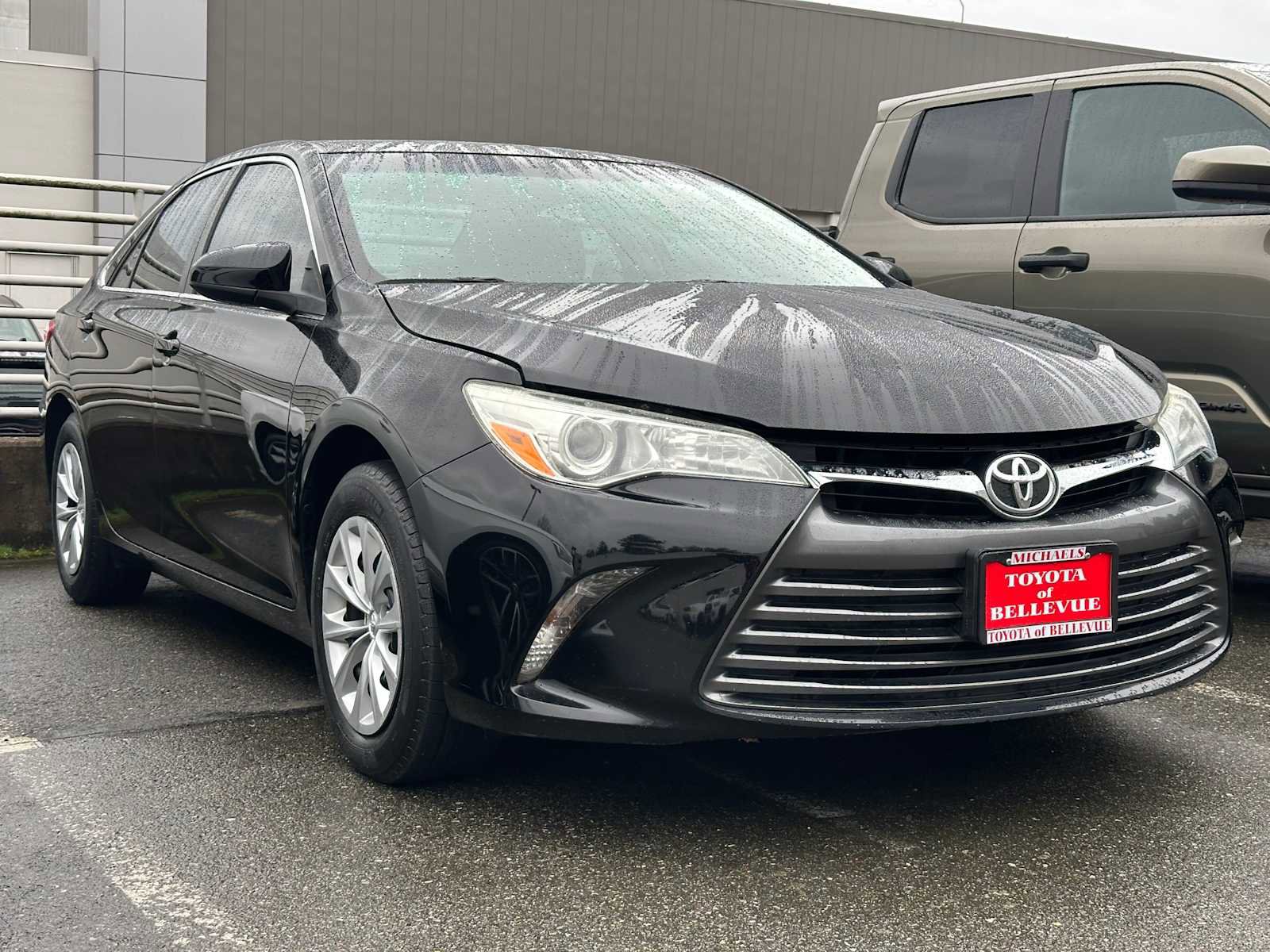 Used 2015 Toyota Camry LE FWD image 3