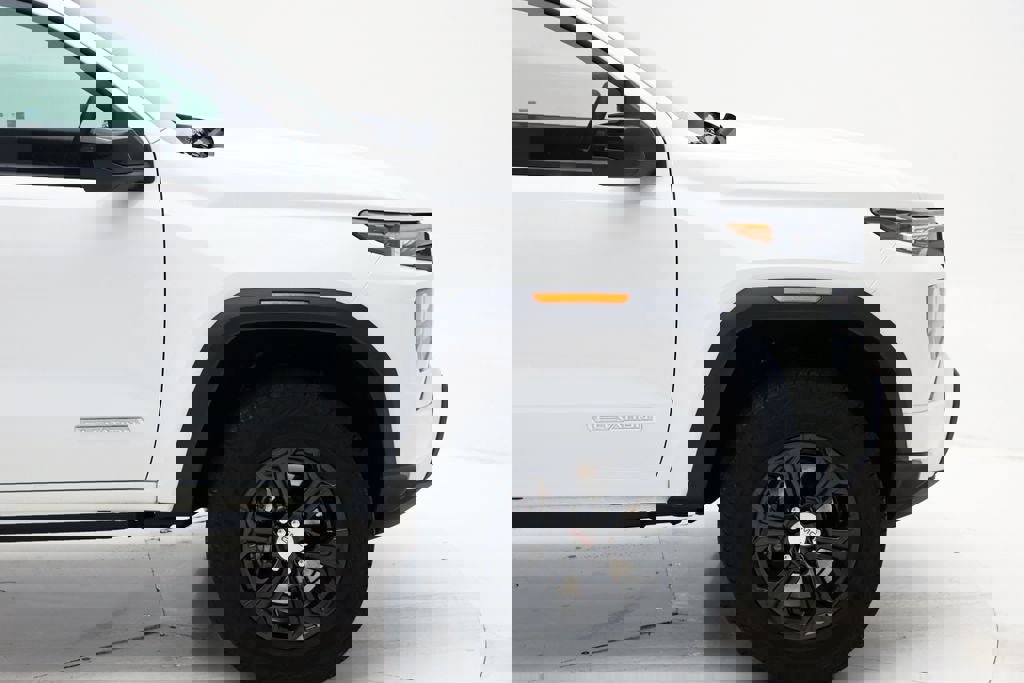 Used 2024 GMC Canyon Elevation w/ Trailering Package image 4