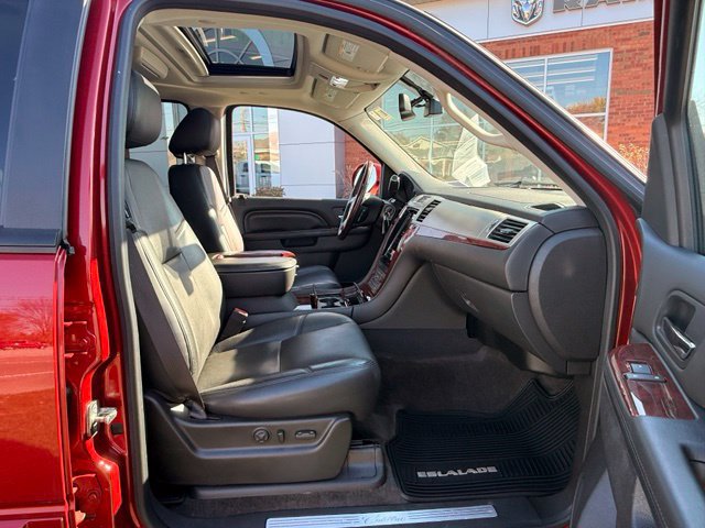 Used 2012 Cadillac Escalade Premium AWD/4WD image 44