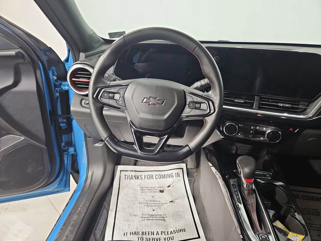 Used 2025 Chevrolet Trax RS w/ Driver Confidence Package image 14