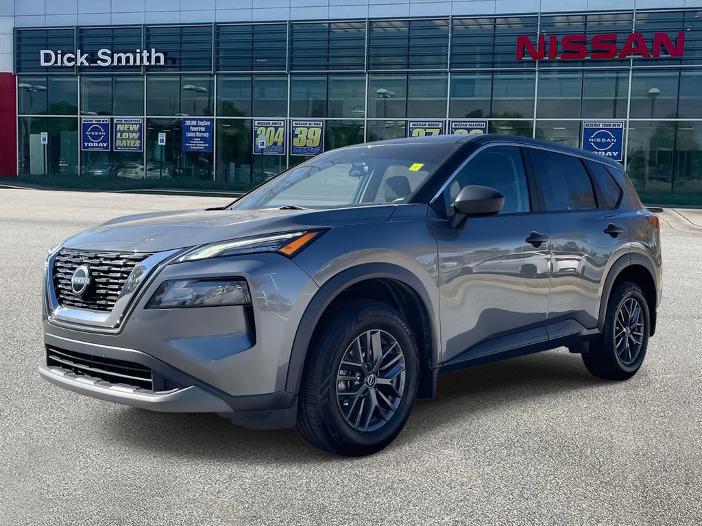 Used 2023 Nissan Rogue S AWD/4WD image 3