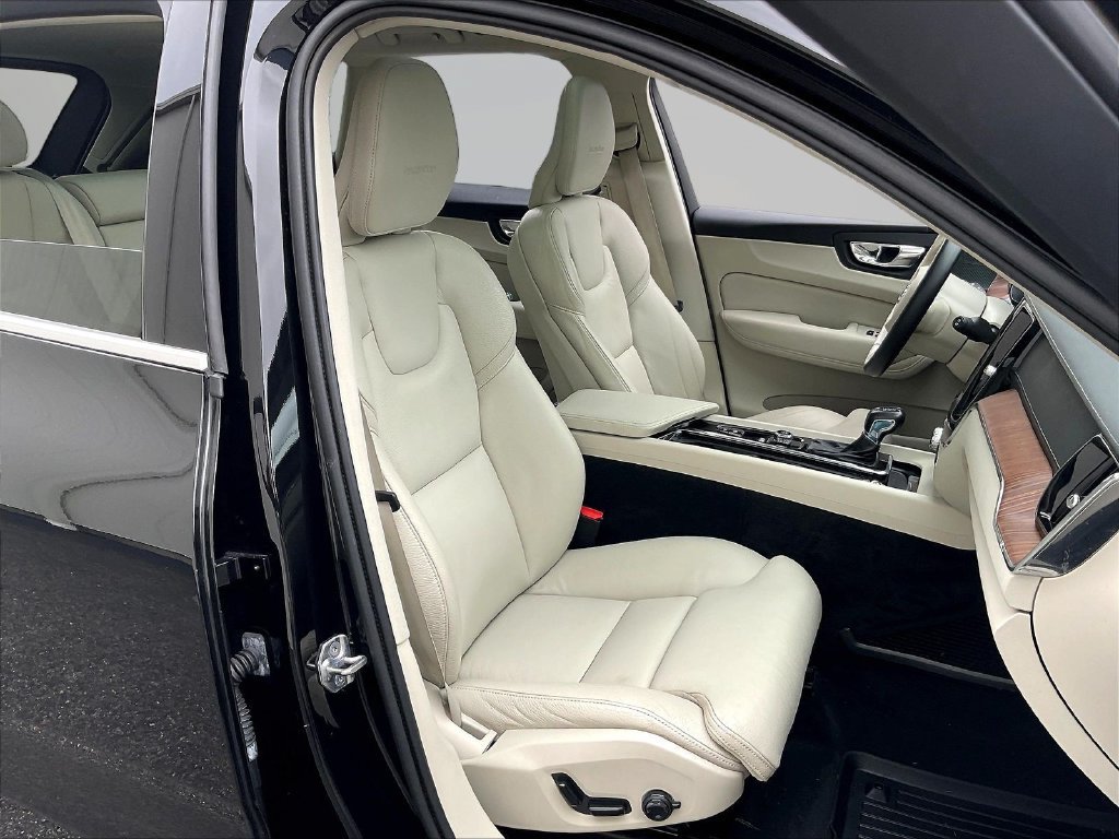 Used 2019 Volvo XC60 T6 Inscription w/ Protection Package AWD/4WD image 28