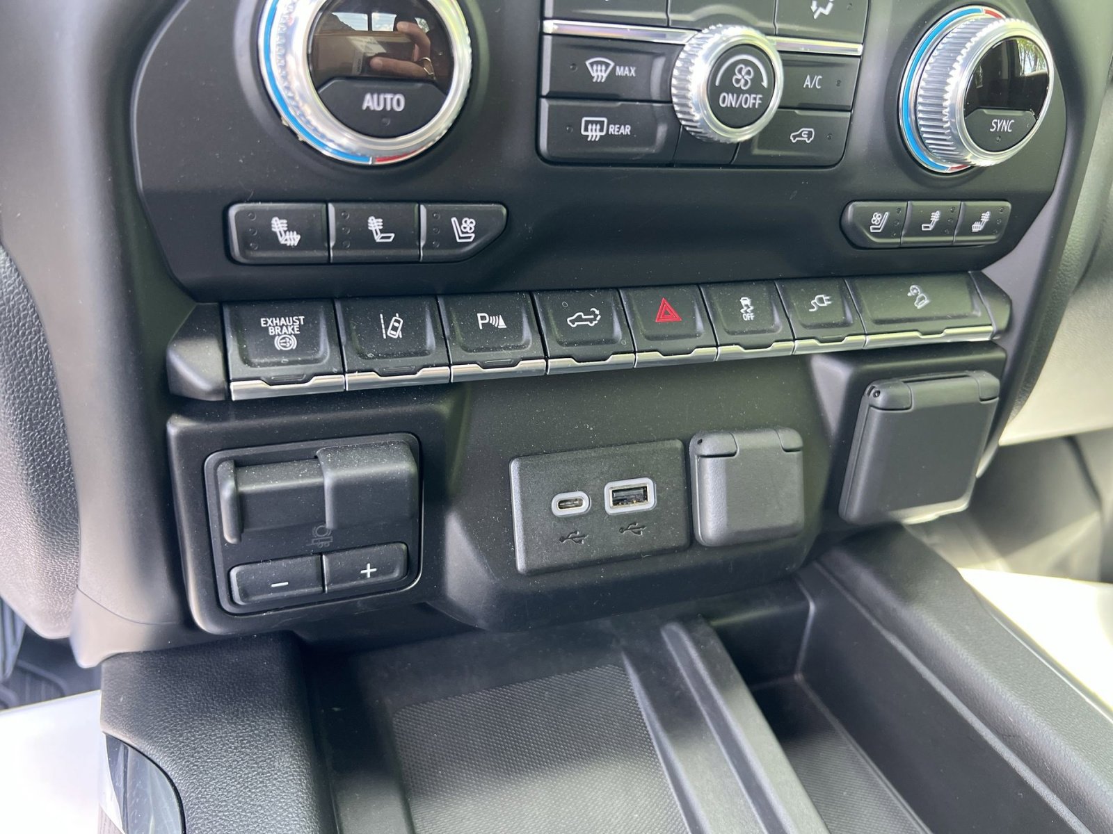 Used 2020 GMC Sierra 2500 Denali AWD/4WD image 30