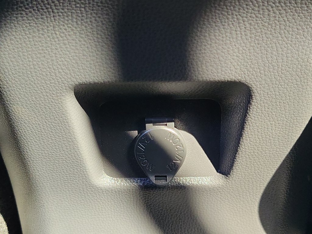 Used 2024 Toyota RAV4 LE FWD image 33