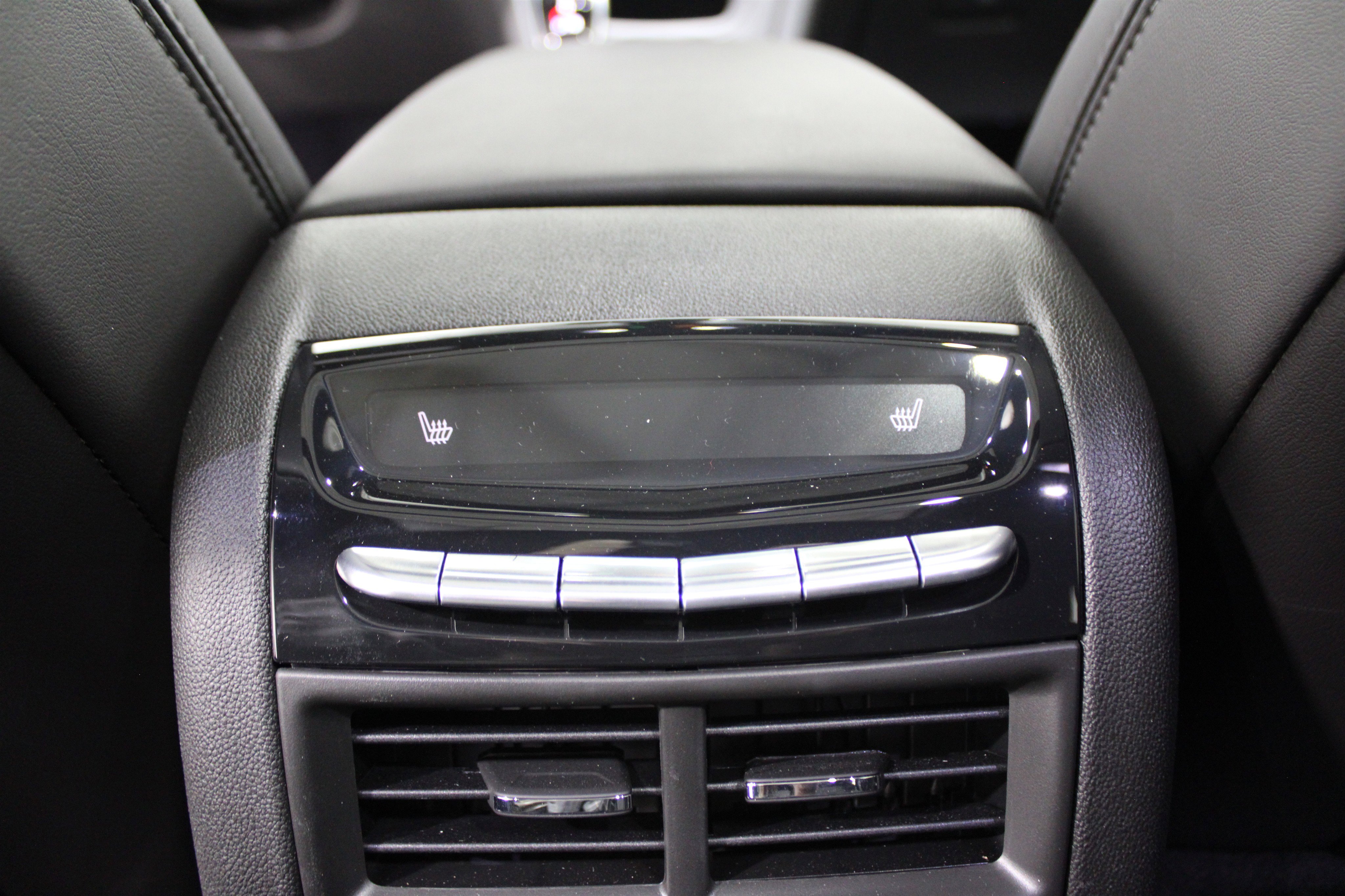 Certified 2024 Cadillac XT5 Premium Luxury w/ Technology Package image 28