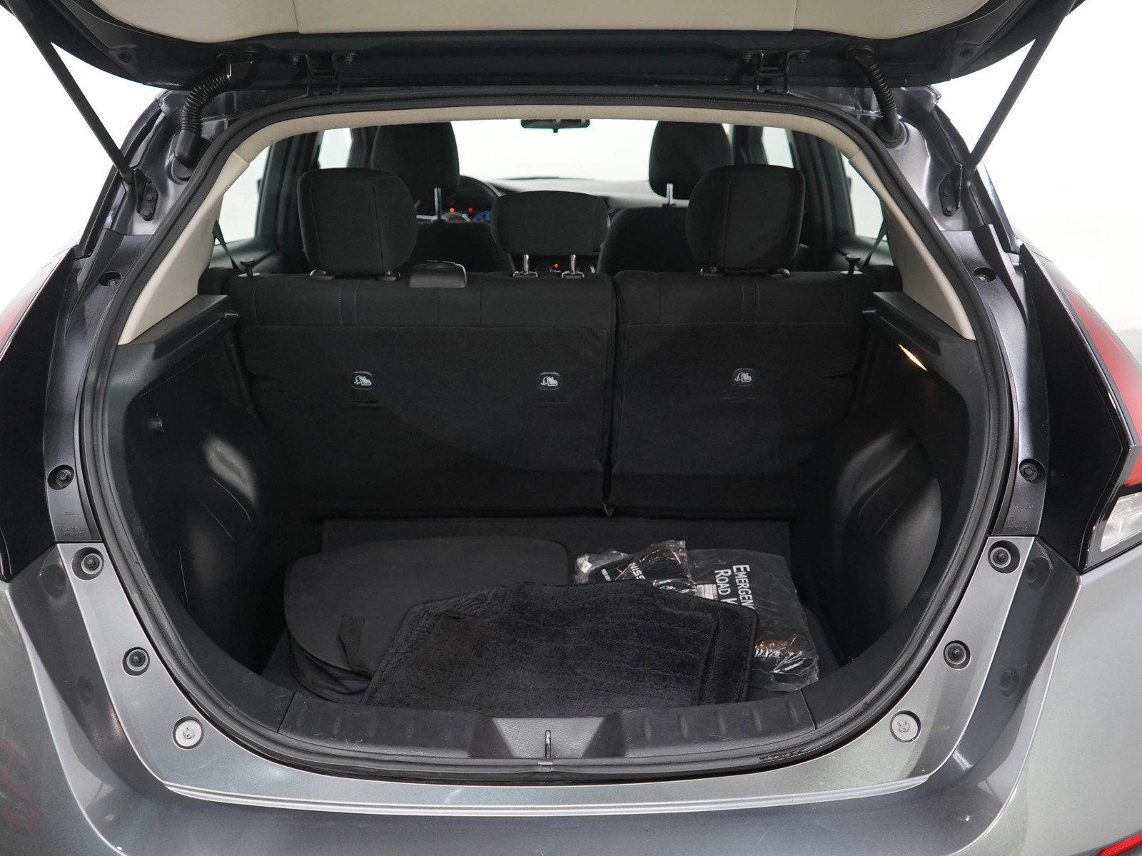 Used 2023 Nissan Leaf S FWD image 17