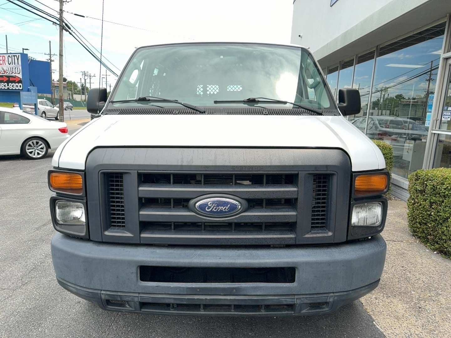 Used 2014 Ford E-350 and Econoline 350 Extended Super Duty w/ Power Group RWD image 25