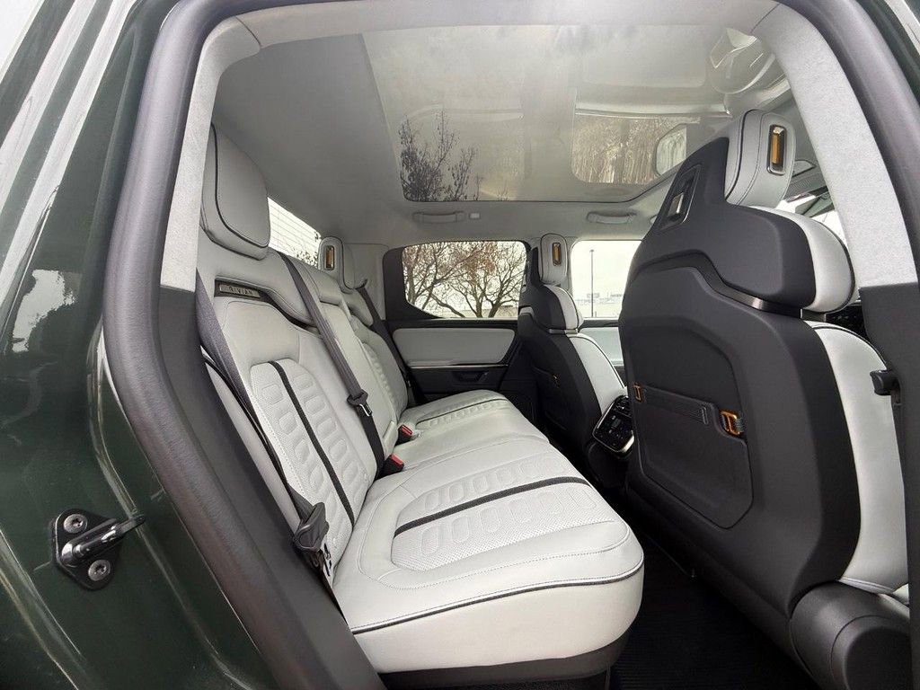 Used 2025 Rivian R1T Adventure image 9