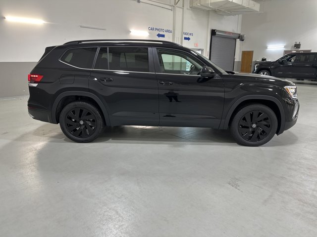 New 2026 Volkswagen Atlas SE image 9